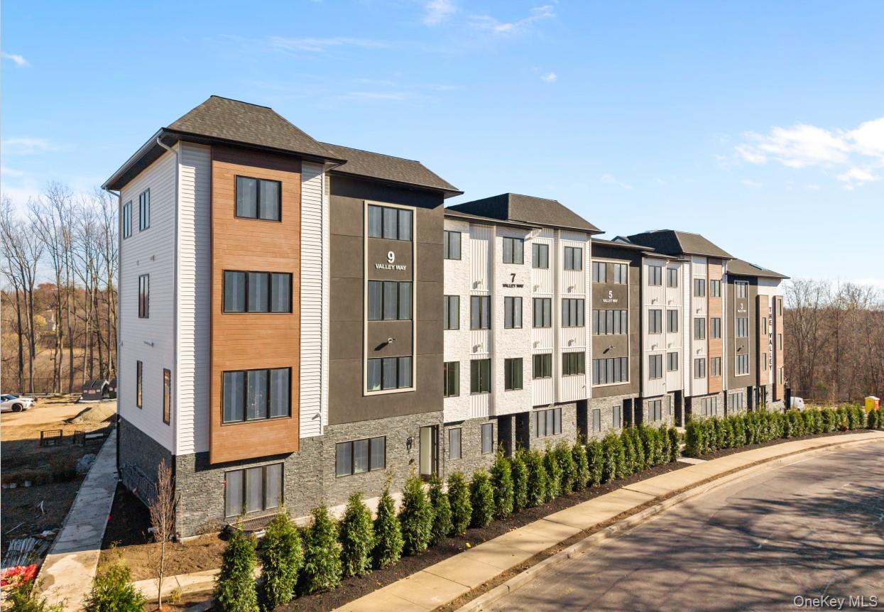 5 Valley Way # 321, Spring Valley, NY 10977