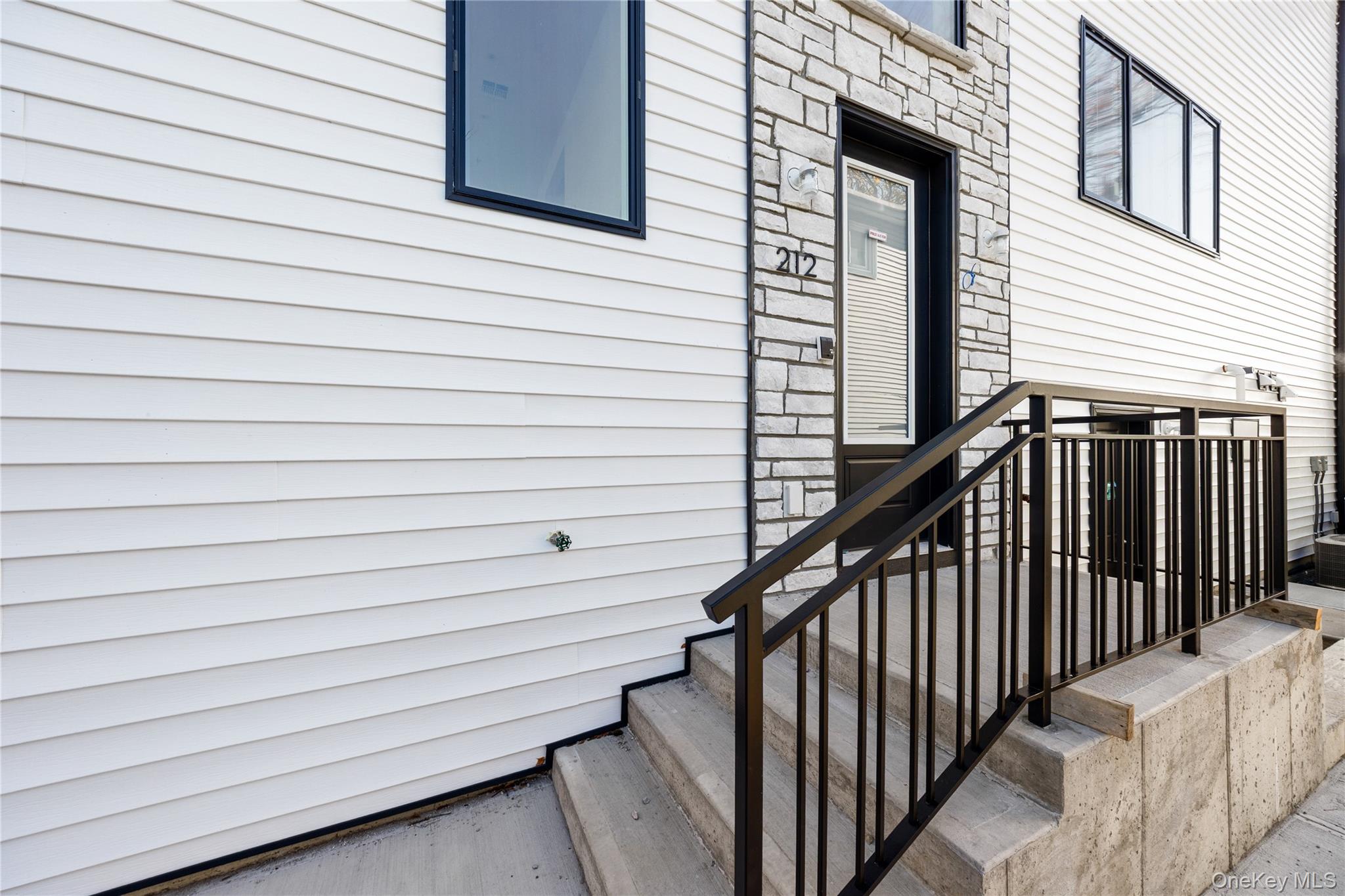 18 W Funston Avenue # 212, Spring Valley, NY 10977