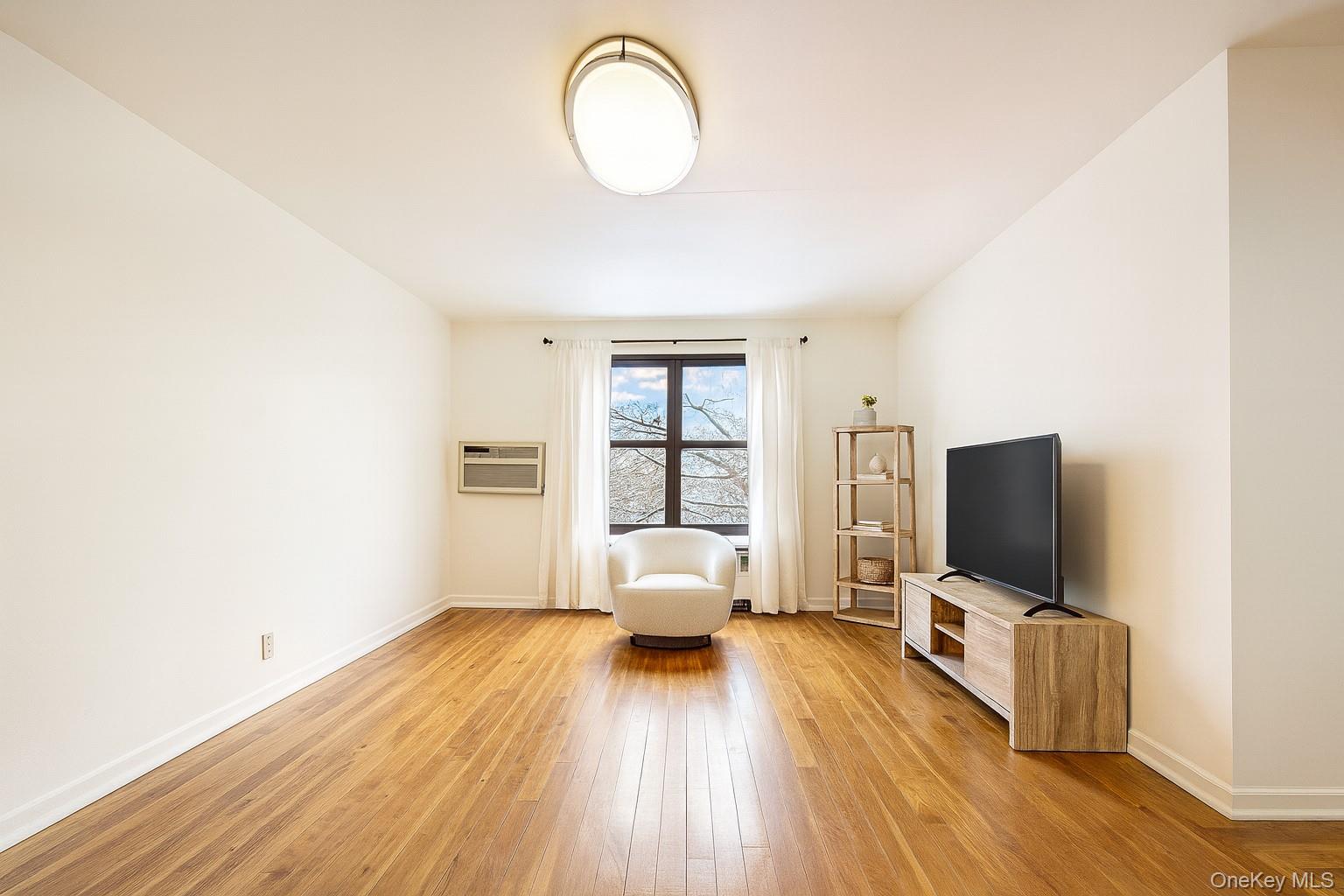 7 Terrace Circle # 3D, Great Neck, NY 11021