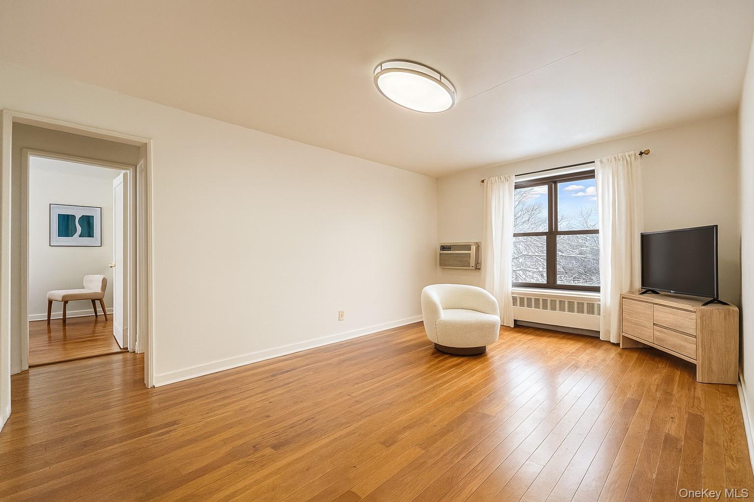 7 Terrace Circle # 3D, Great Neck, NY 11021