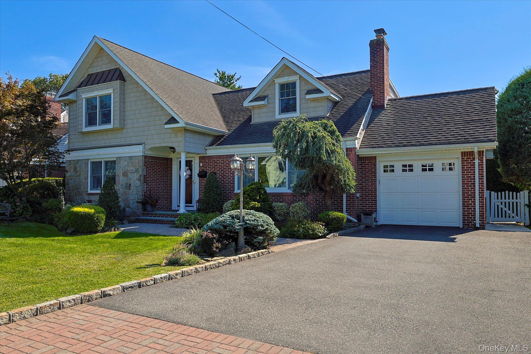 122 Pine Street, Rockville Centre, NY 11570