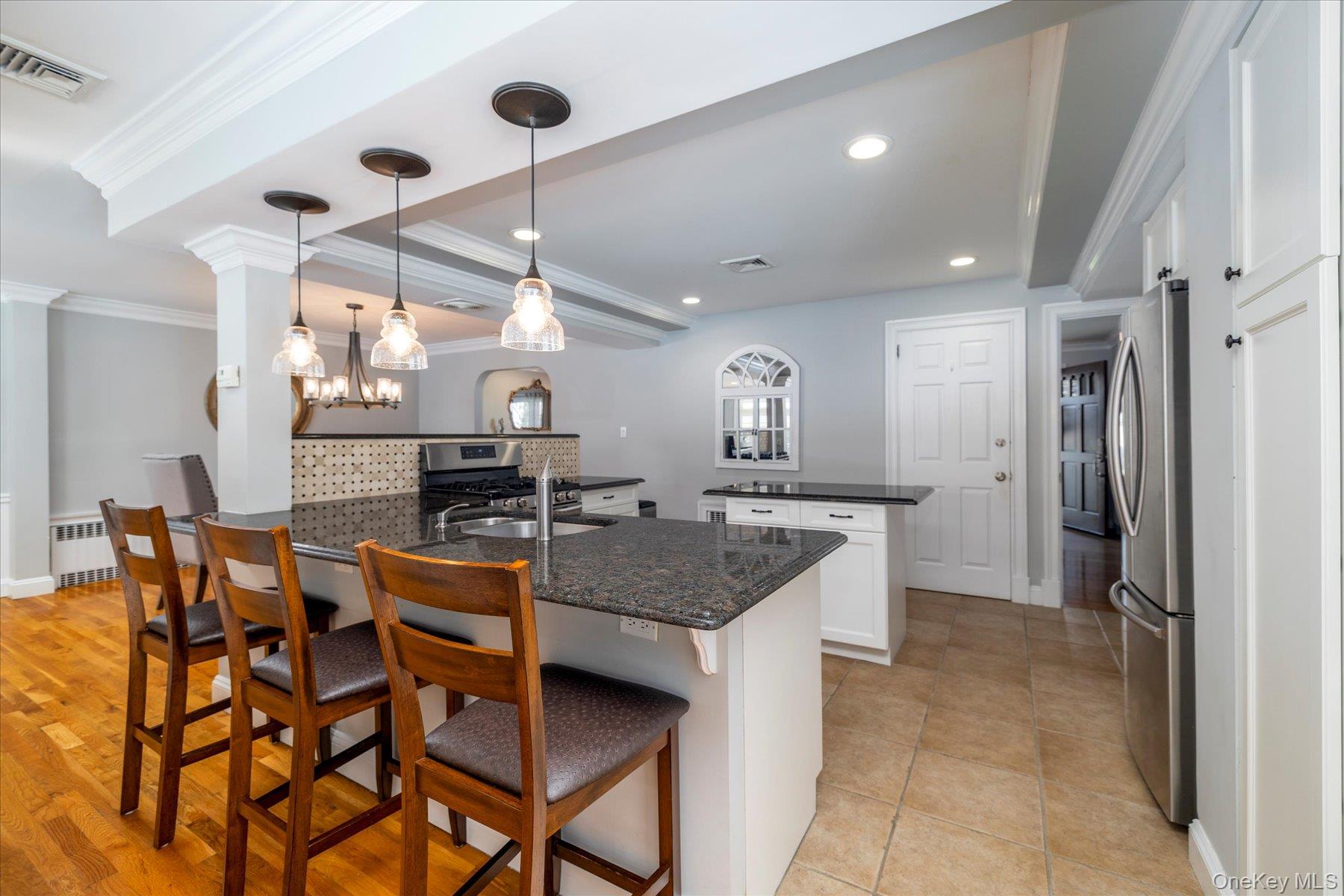 122 Pine Street, Rockville Centre, NY 11570