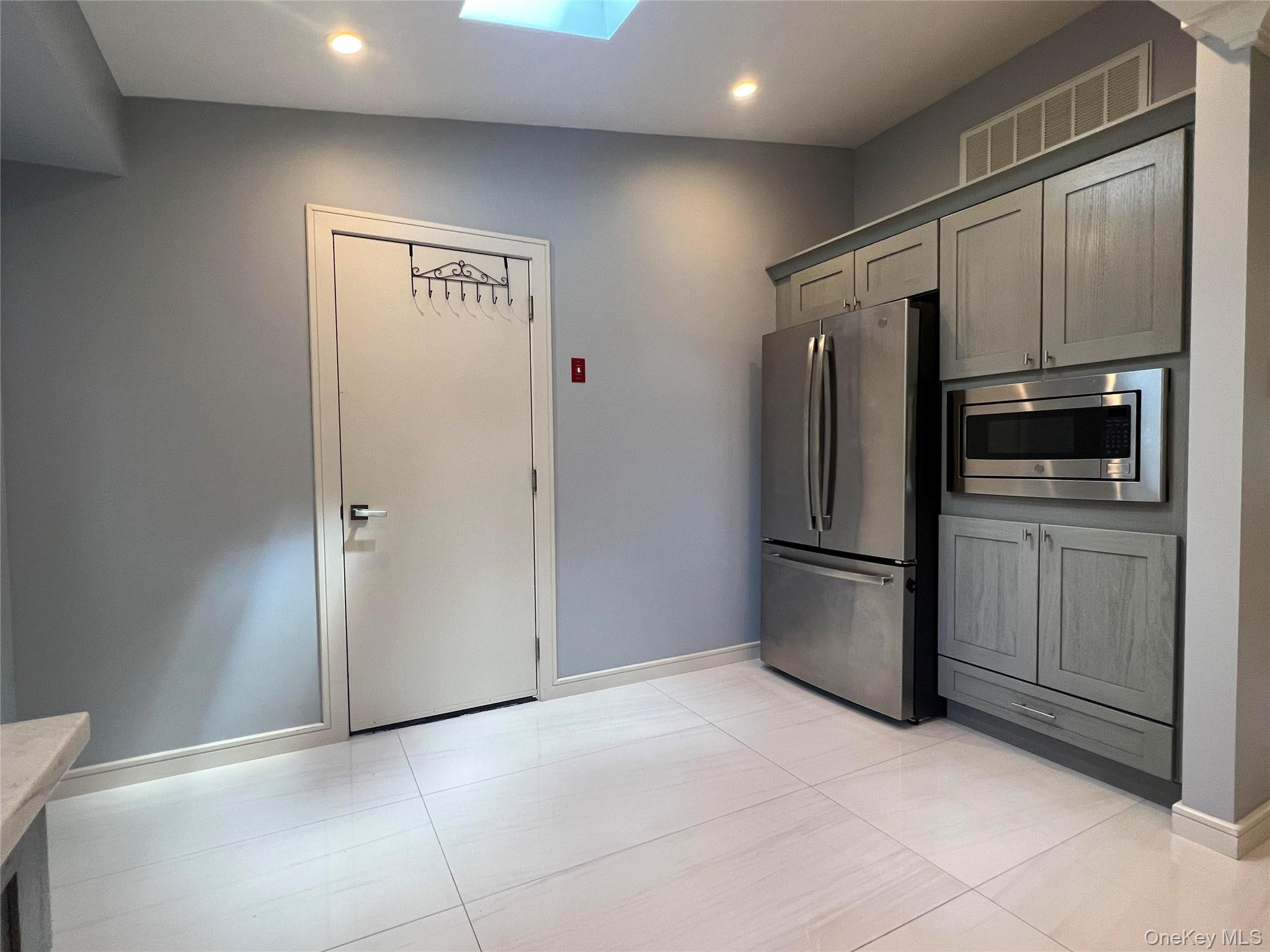 292 Acre Lane, Hicksville, NY 11801