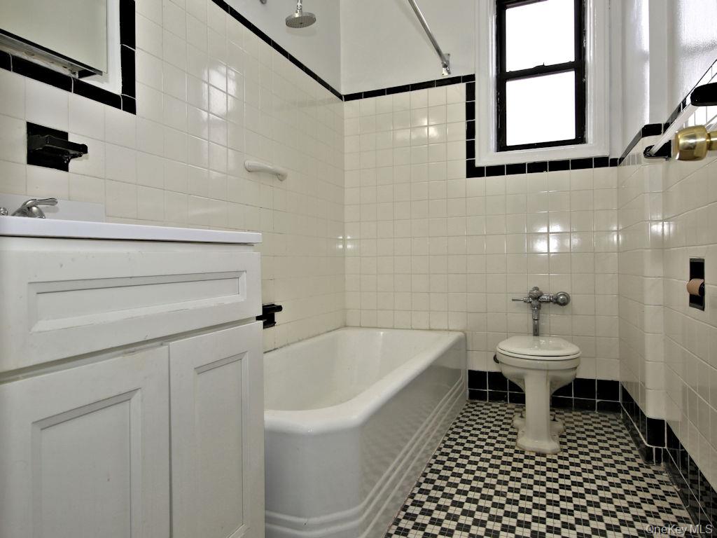 313D Larchmont Acrest West # 313D, Larchmont, NY 10538