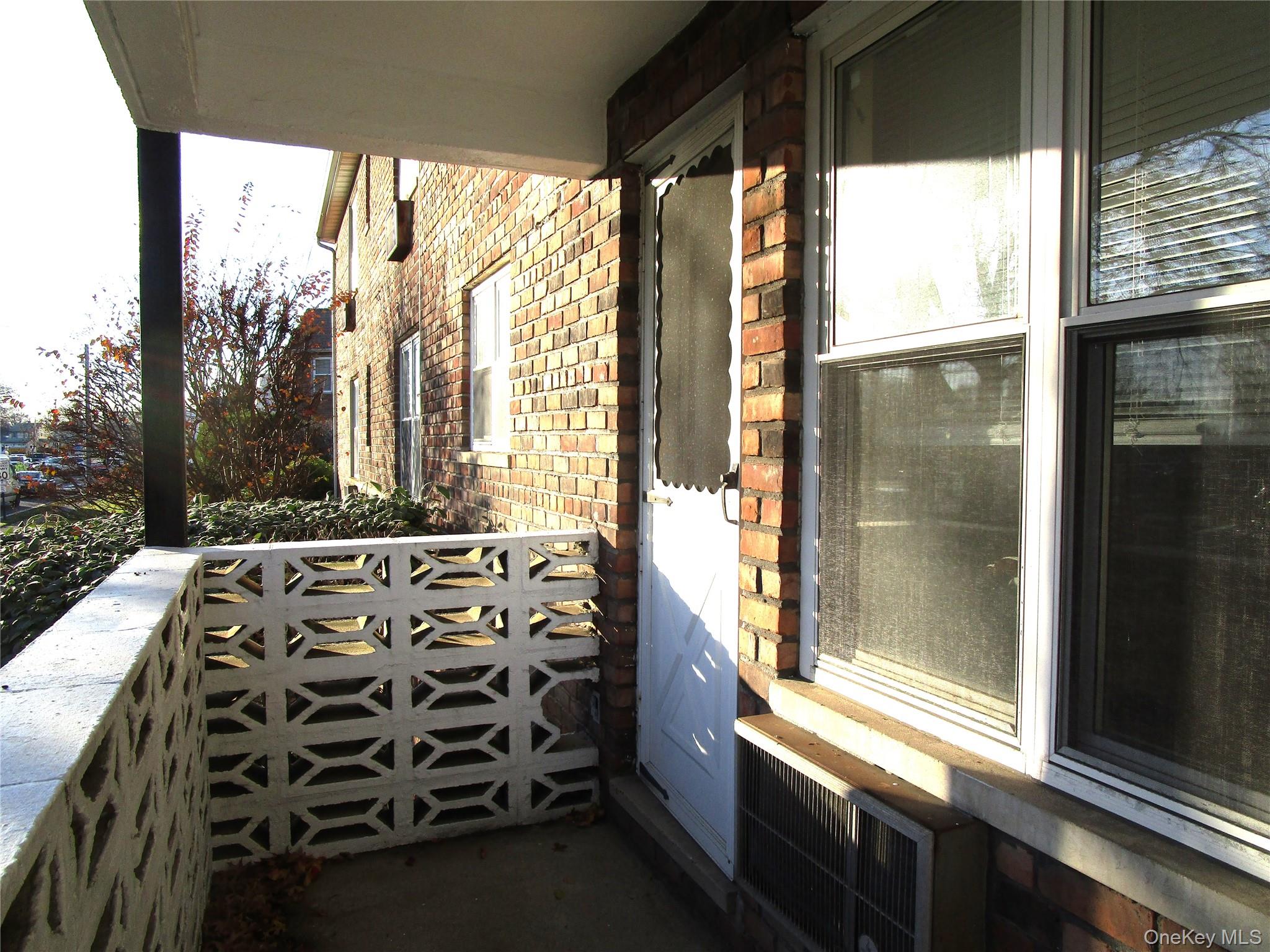 20 Daley Place # 128, Lynbrook, NY 11563