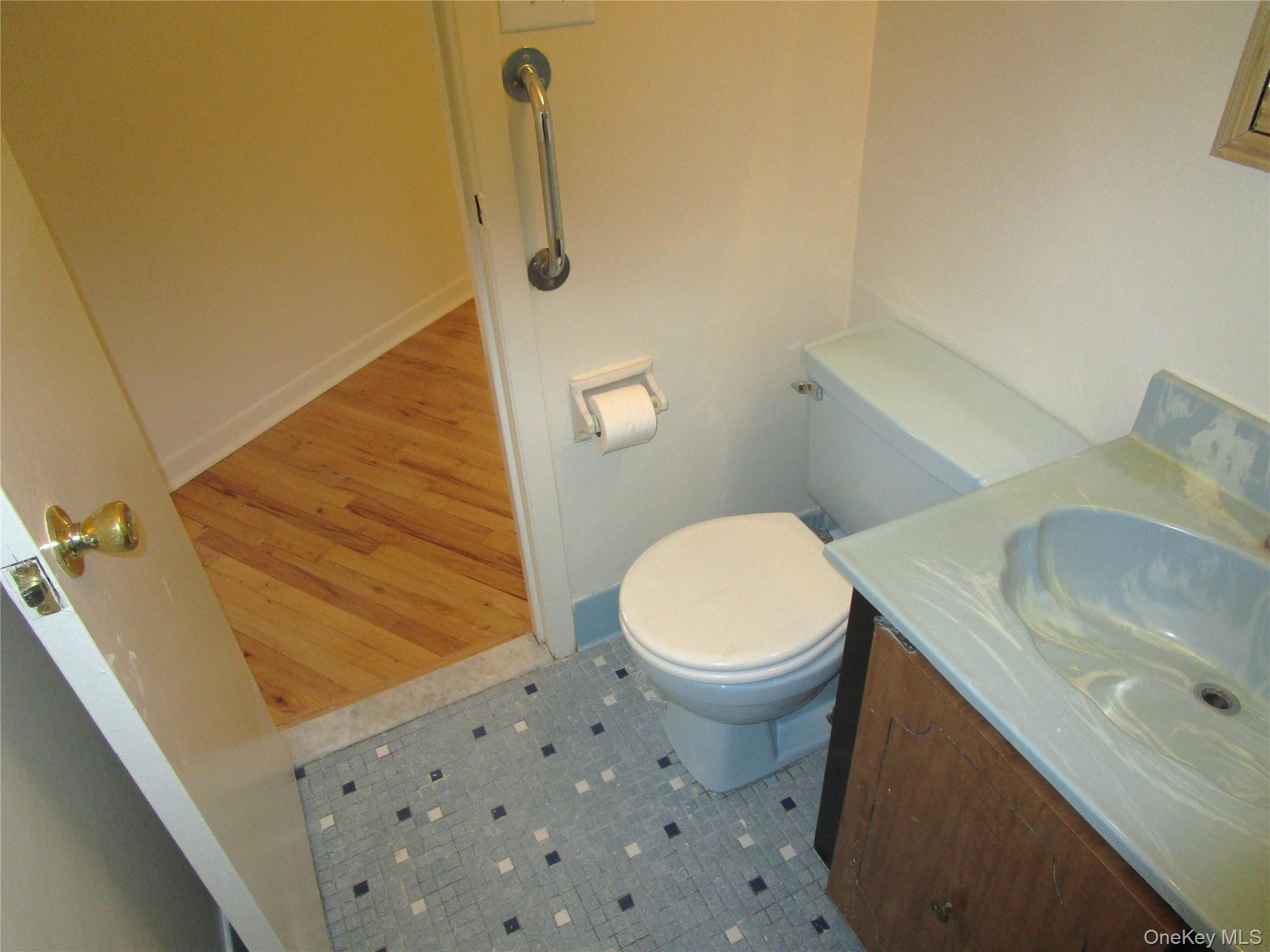 20 Daley Place # 128, Lynbrook, NY 11563