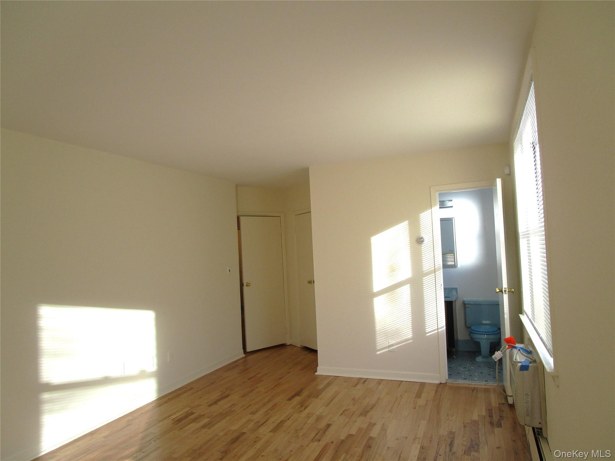 20 Daley Place # 128, Lynbrook, NY 11563