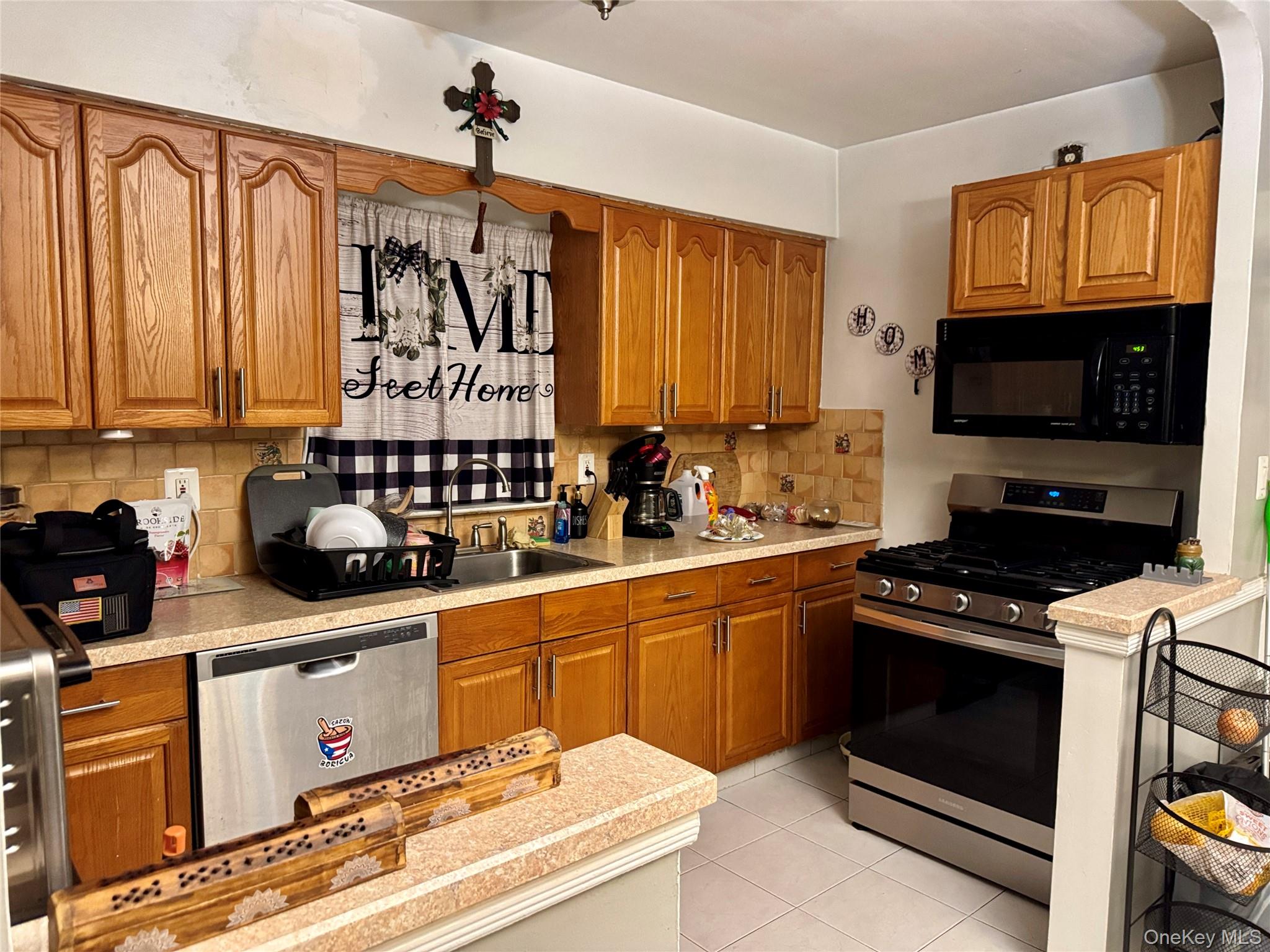 2027 Mayflower Avenue, Bronx, NY 10461