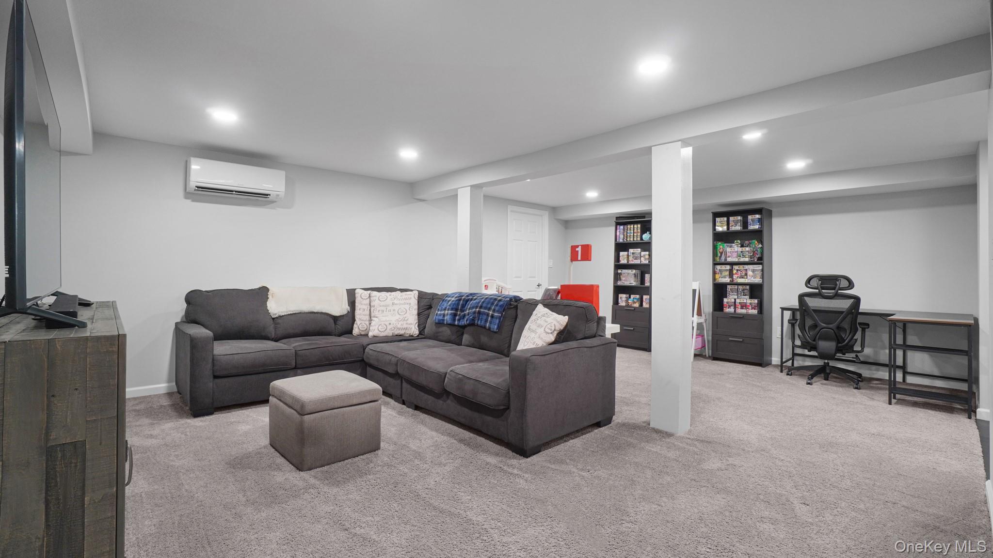 197 W 5th Street, Deer Park, NY 11729