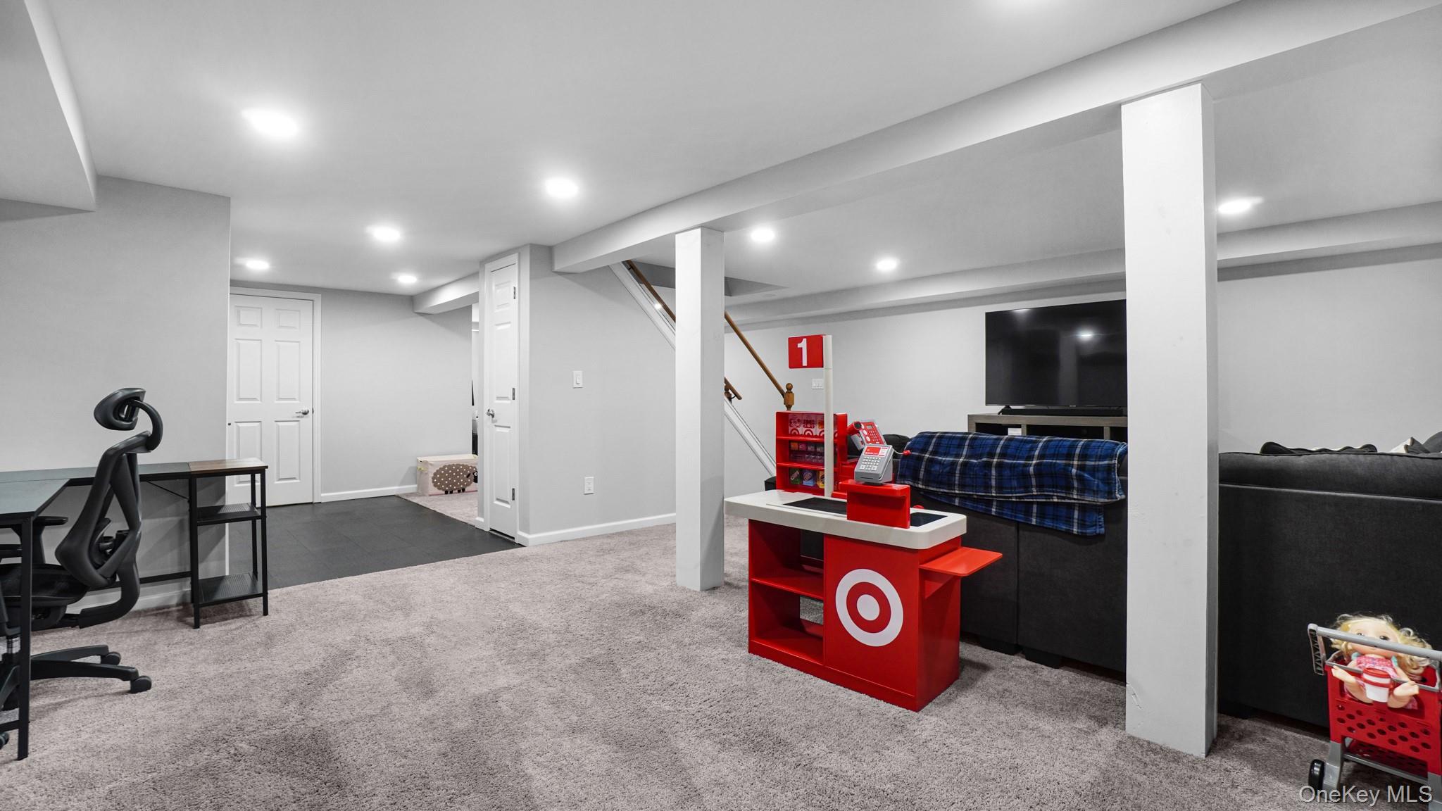 197 W 5th Street, Deer Park, NY 11729