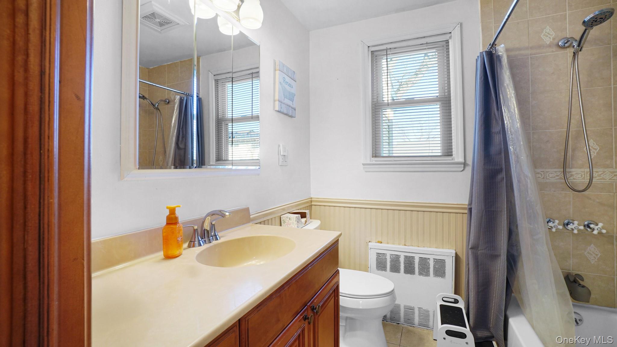 197 W 5th Street, Deer Park, NY 11729