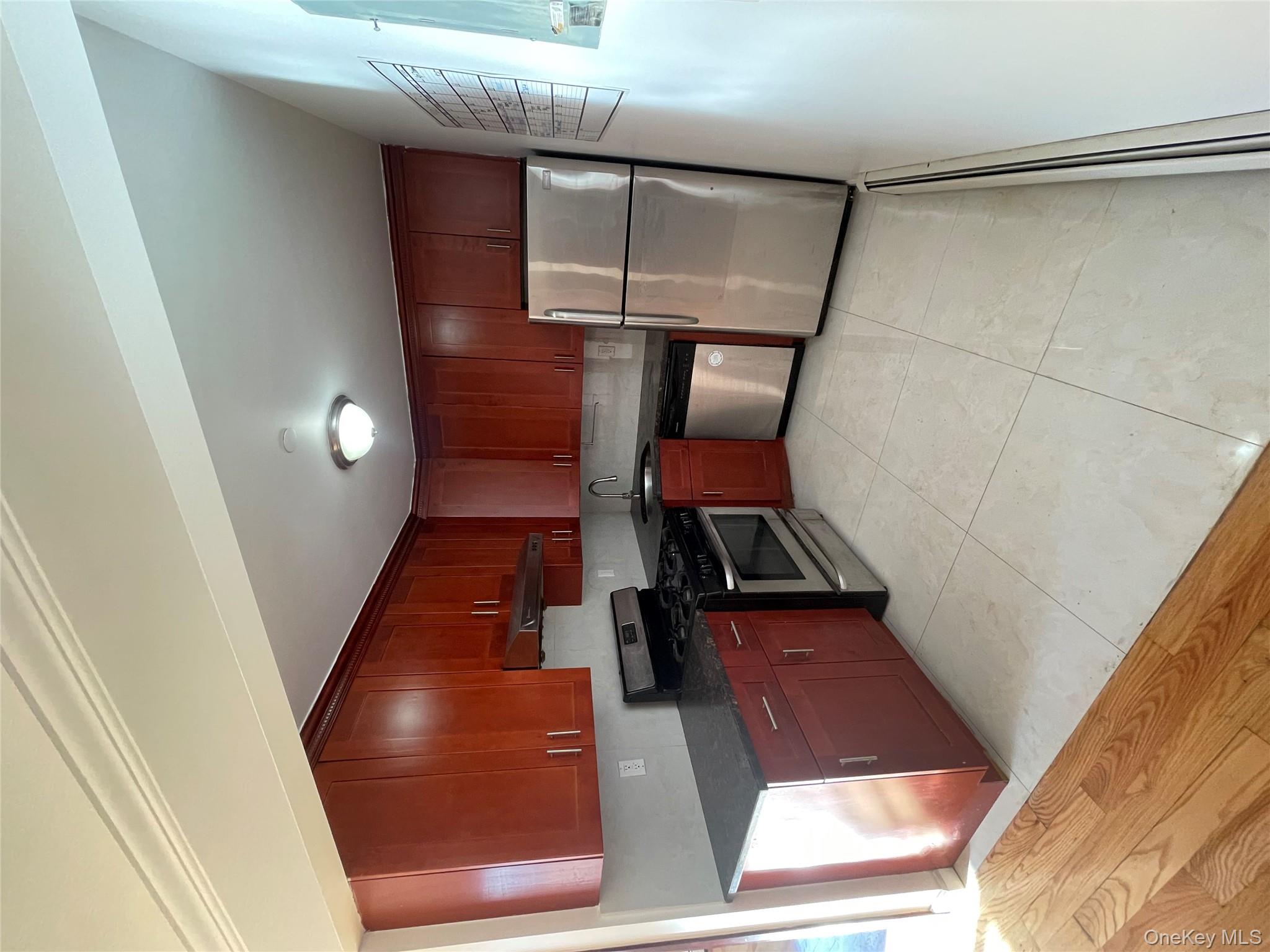 7548 Parsons Boulevard # 1C, Fresh Meadows, NY 11366