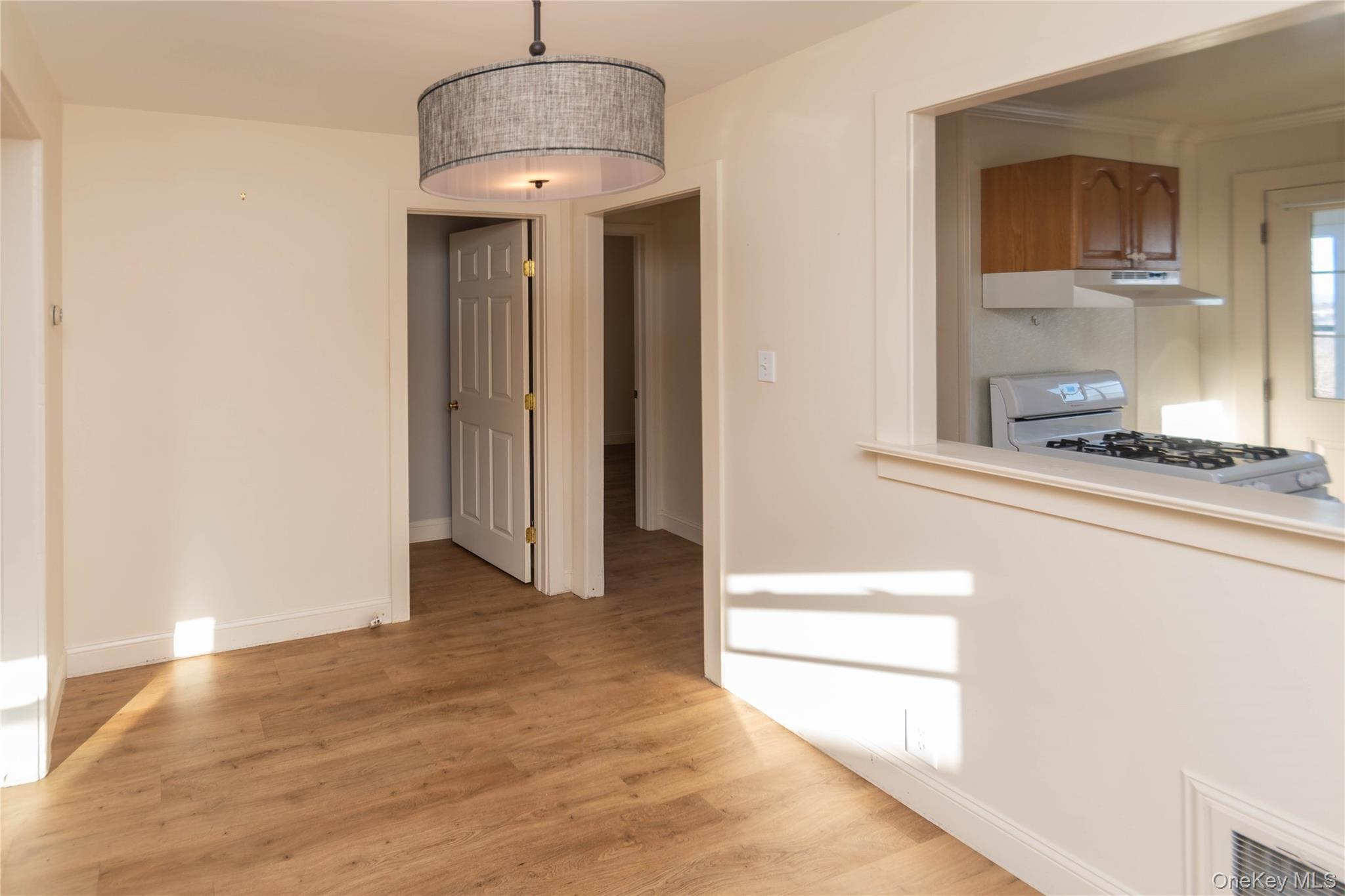 35 Hudson Terrace, Marlboro, NY 12542