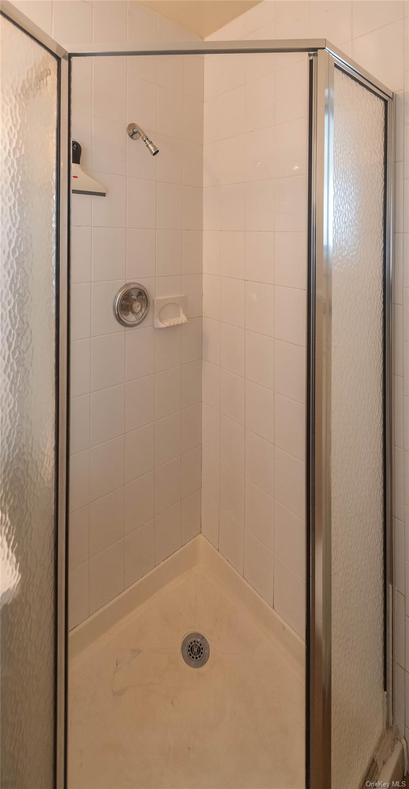 35 Hudson Terrace, Marlboro, NY 12542