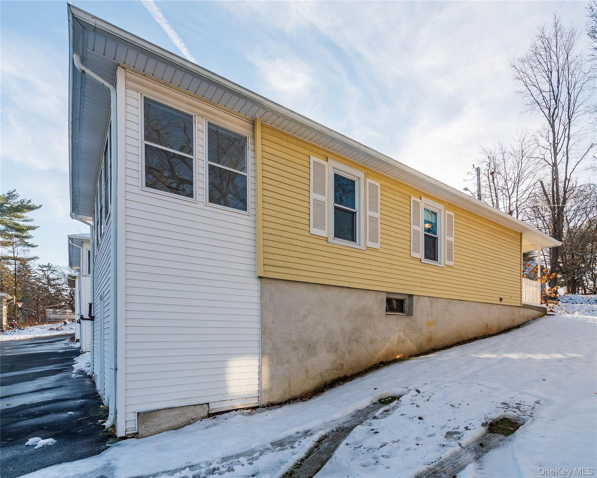 35 Hudson Terrace, Marlboro, NY 12542