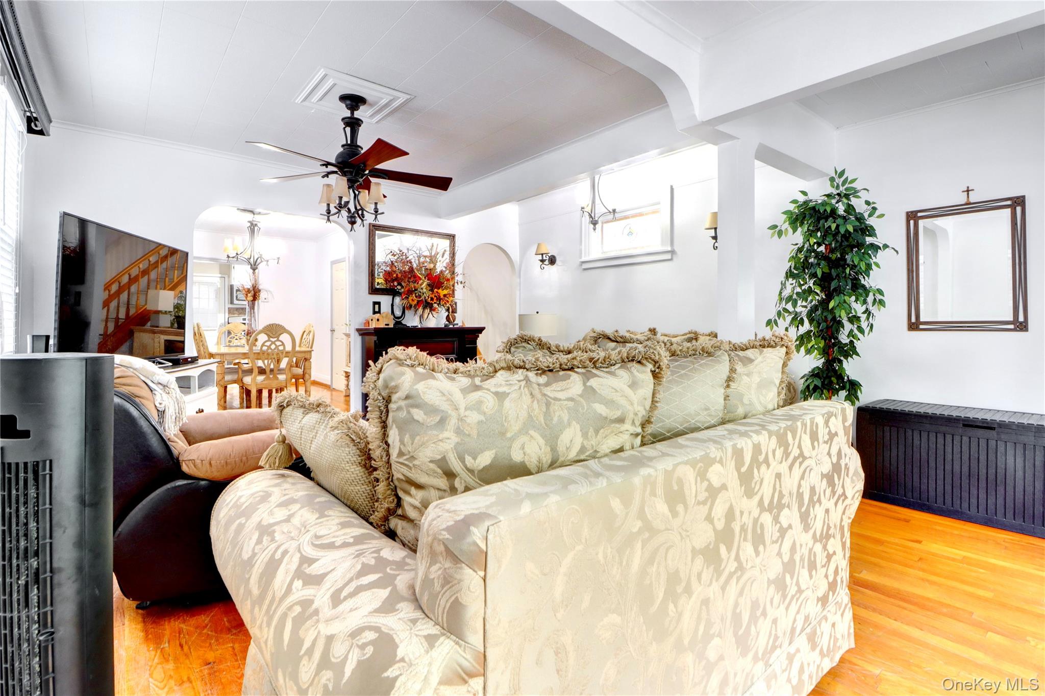 6510 80th Avenue, Glendale, NY 11385