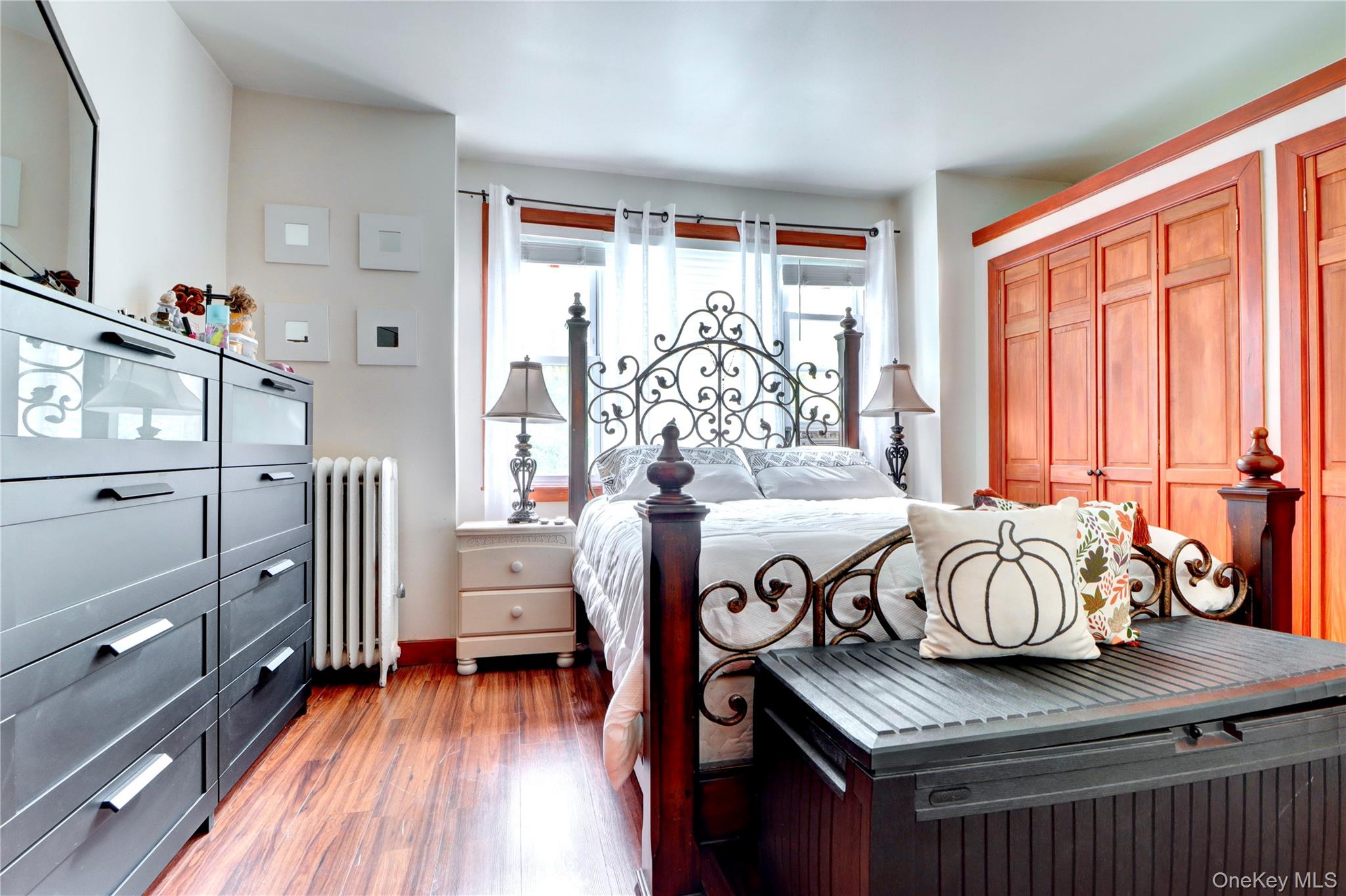 6510 80th Avenue, Glendale, NY 11385