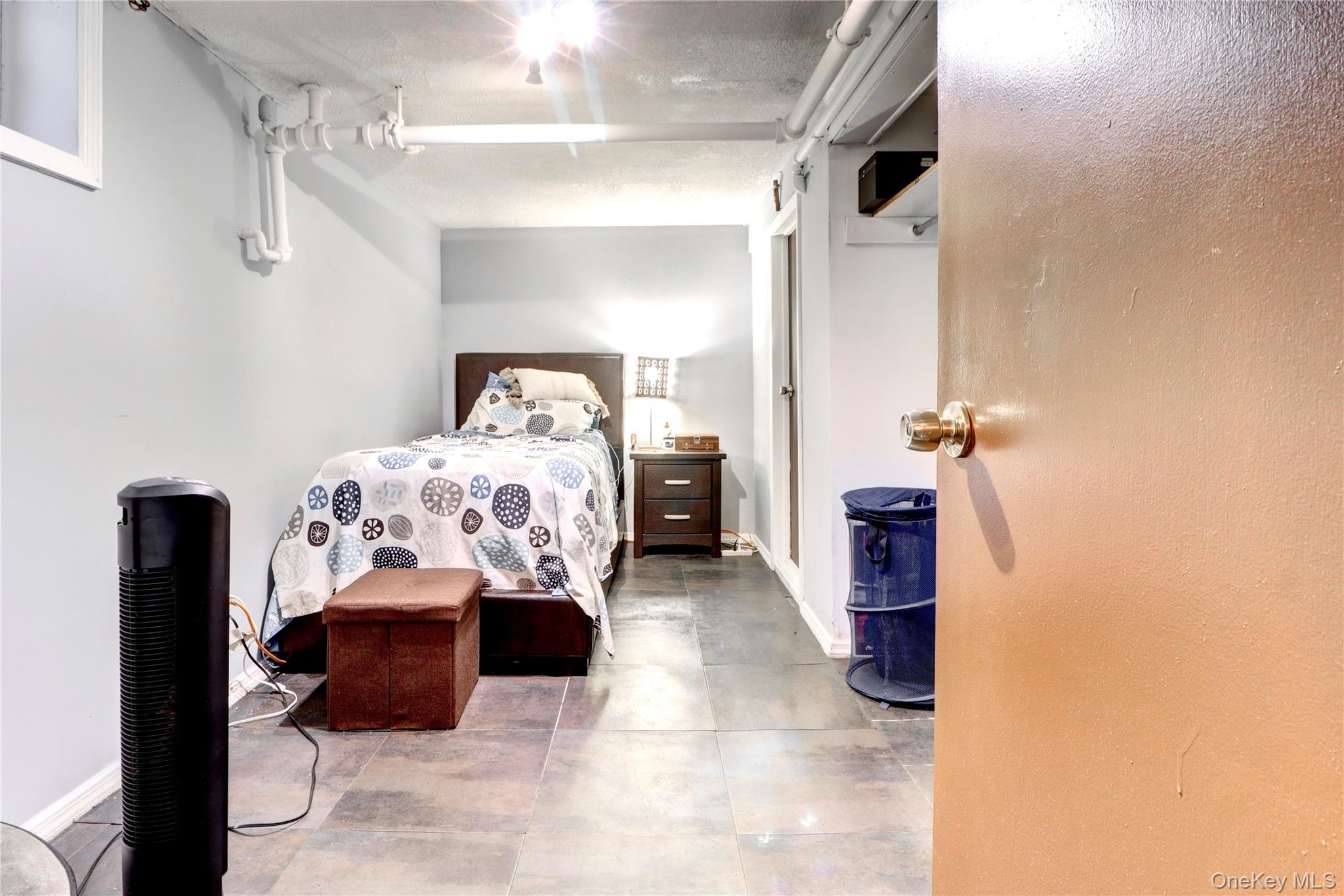 6510 80th Avenue, Glendale, NY 11385