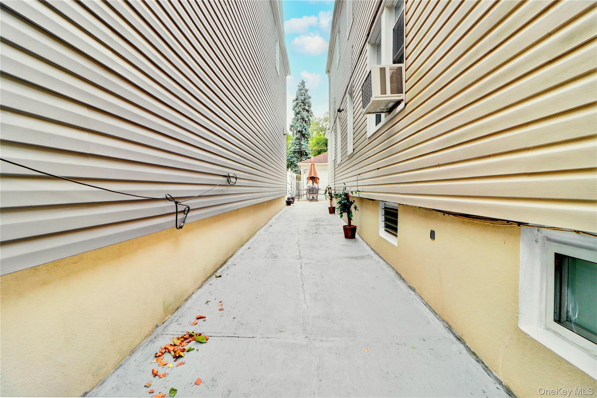 6510 80th Avenue, Glendale, NY 11385