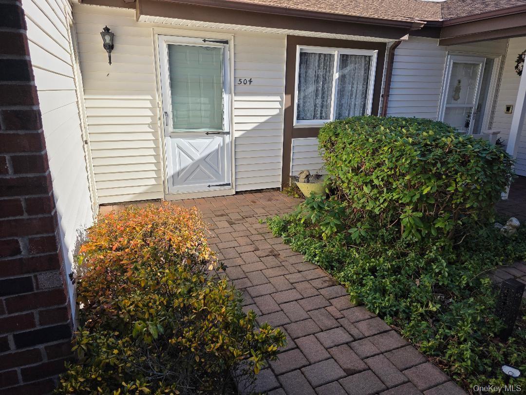 504 Gotham Court N, Saint James, NY 11780