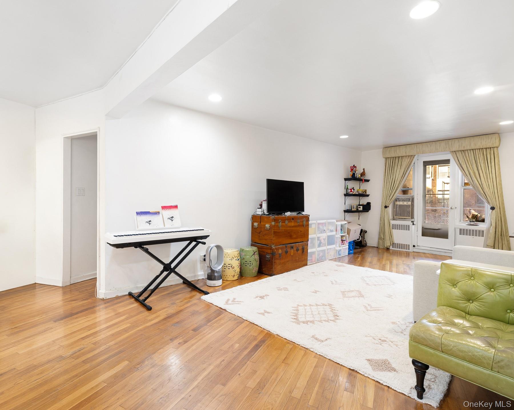 104-20 68th Drive # B22, Forest Hills, NY 11375