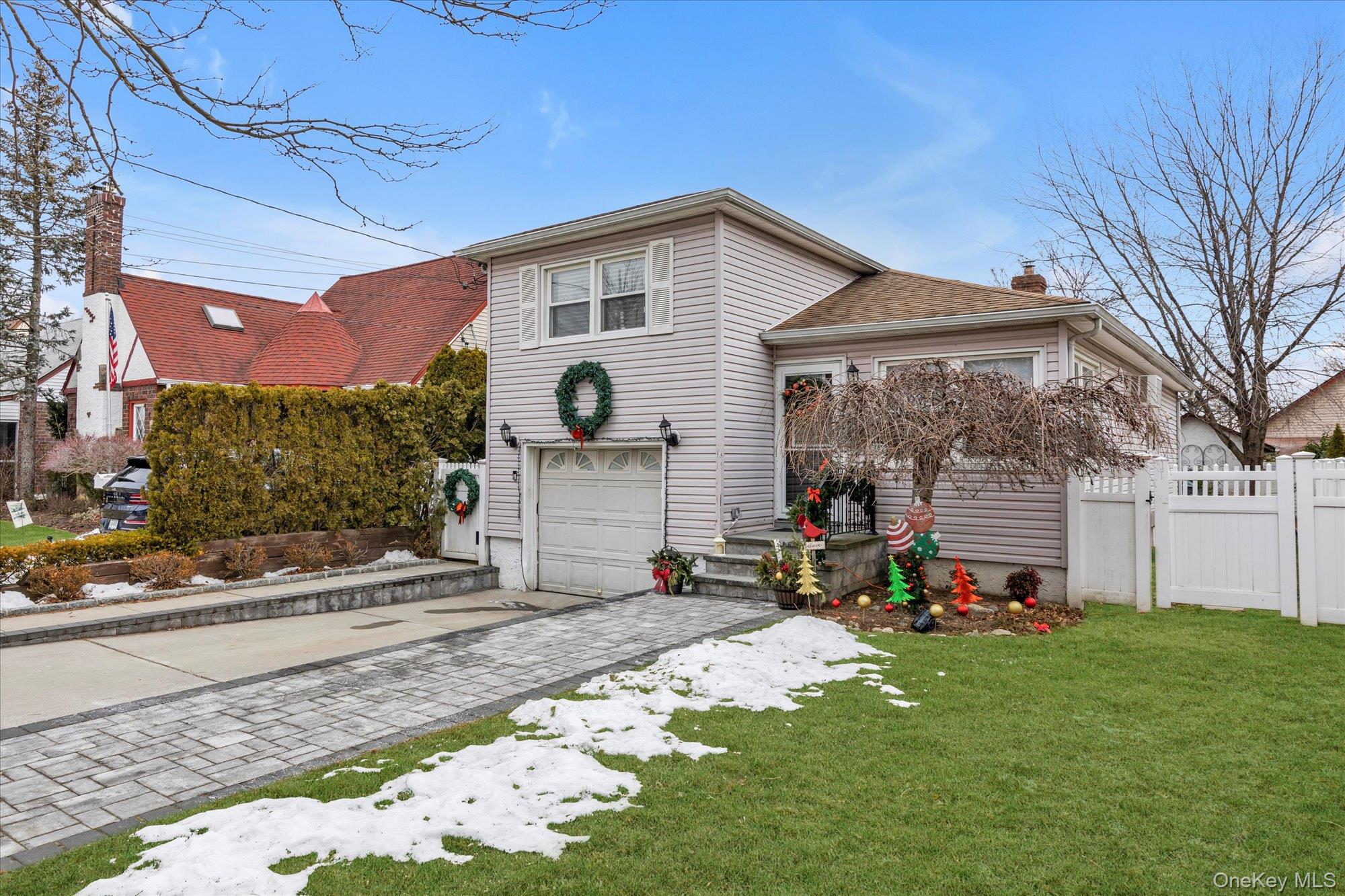 30 York Street, Malverne, NY 11565