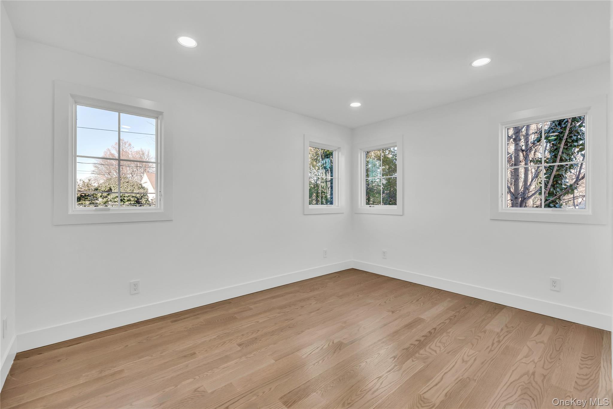 24 Rim Lane, Hicksville, NY 11801