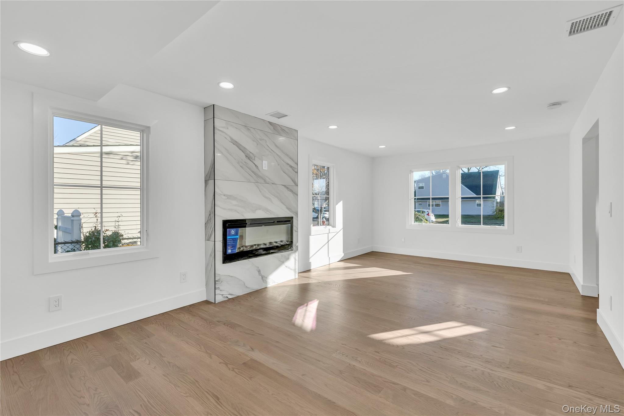 24 Rim Lane, Hicksville, NY 11801