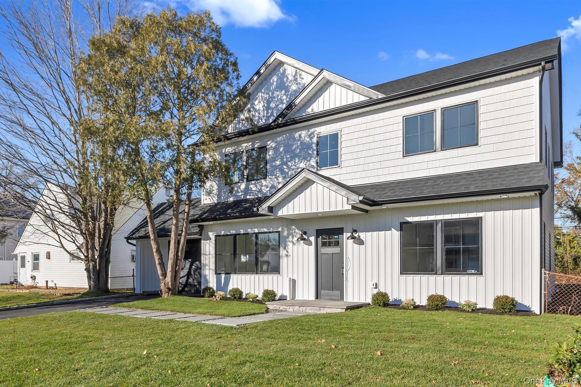 24 Rim Lane, Hicksville, NY 11801