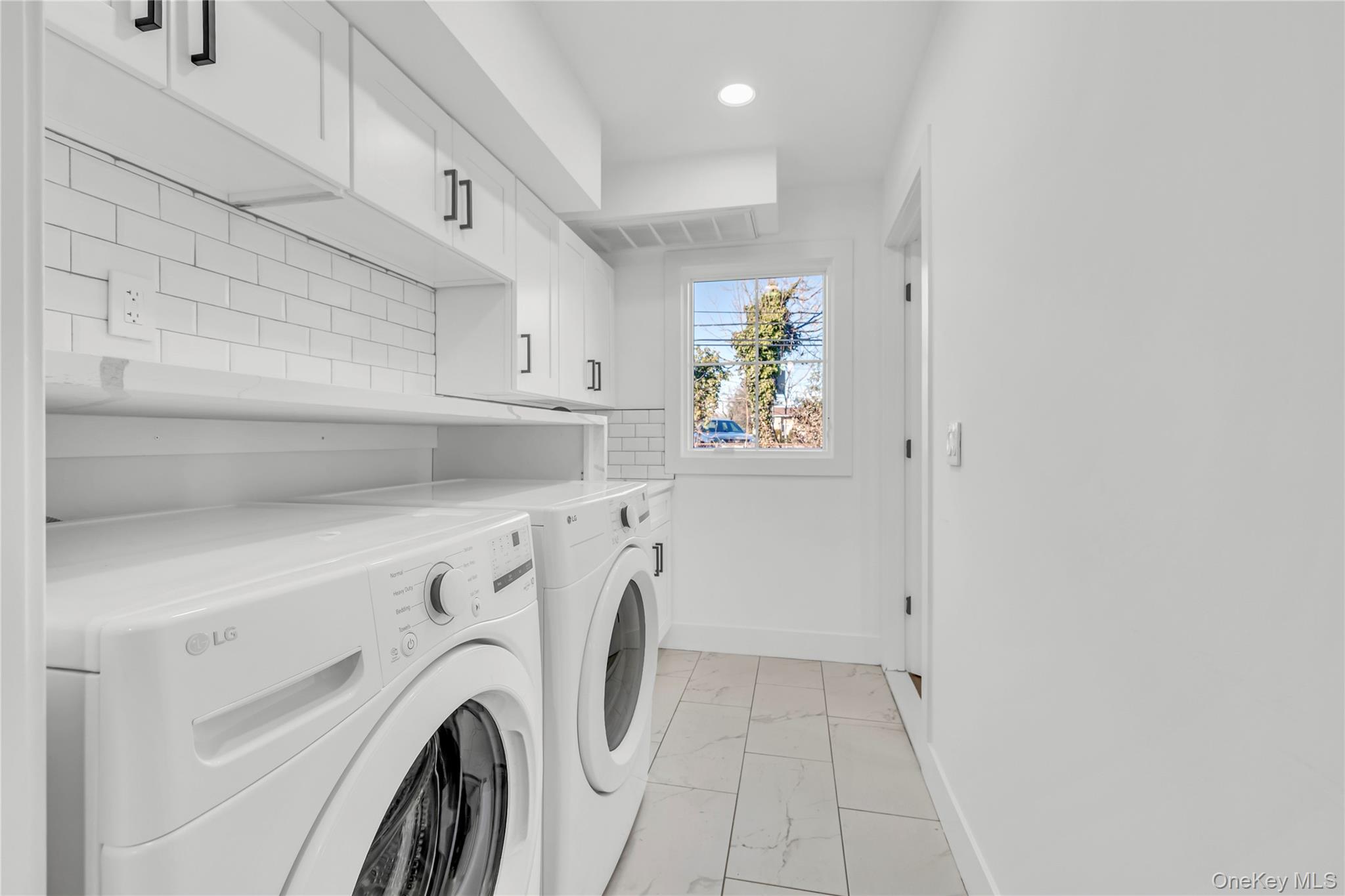 24 Rim Lane, Hicksville, NY 11801