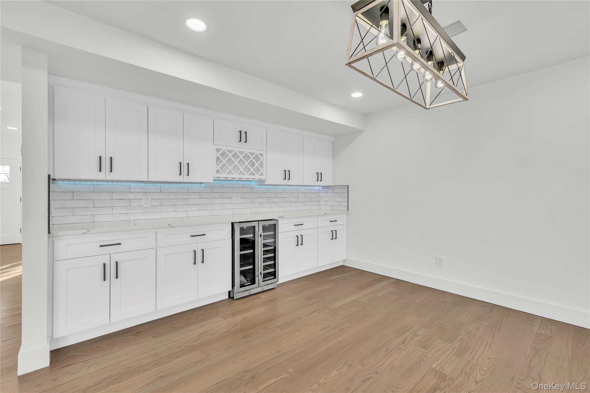 24 Rim Lane, Hicksville, NY 11801