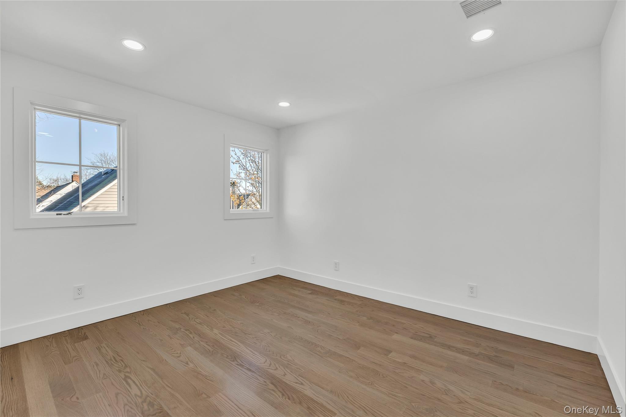 24 Rim Lane, Hicksville, NY 11801