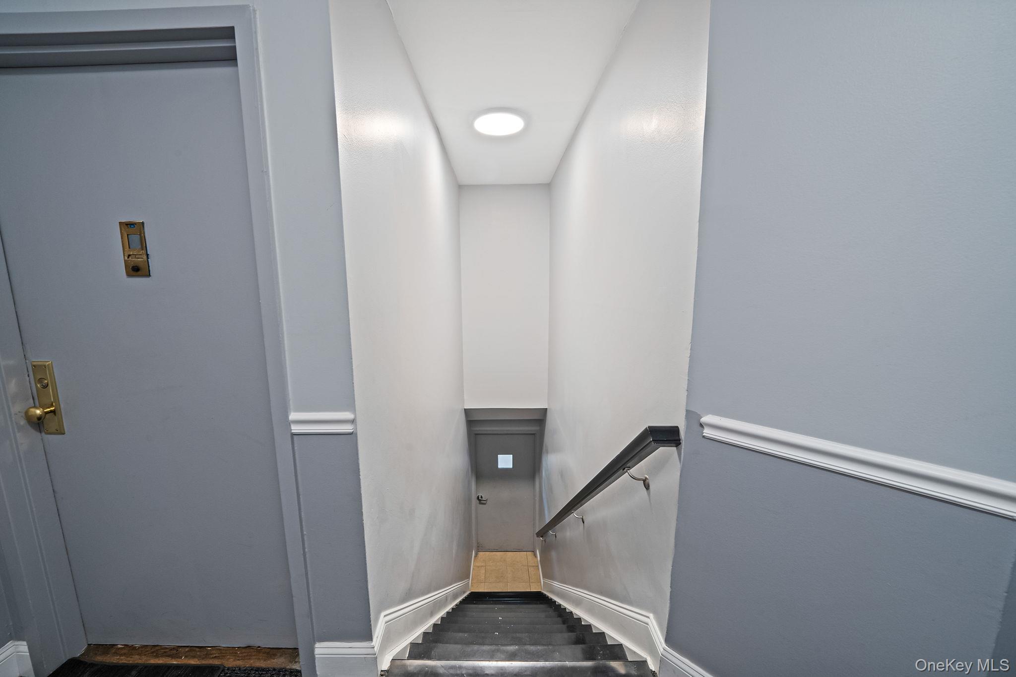 460 Old Town Road # 2J, Port Jefferson Station, NY 11776