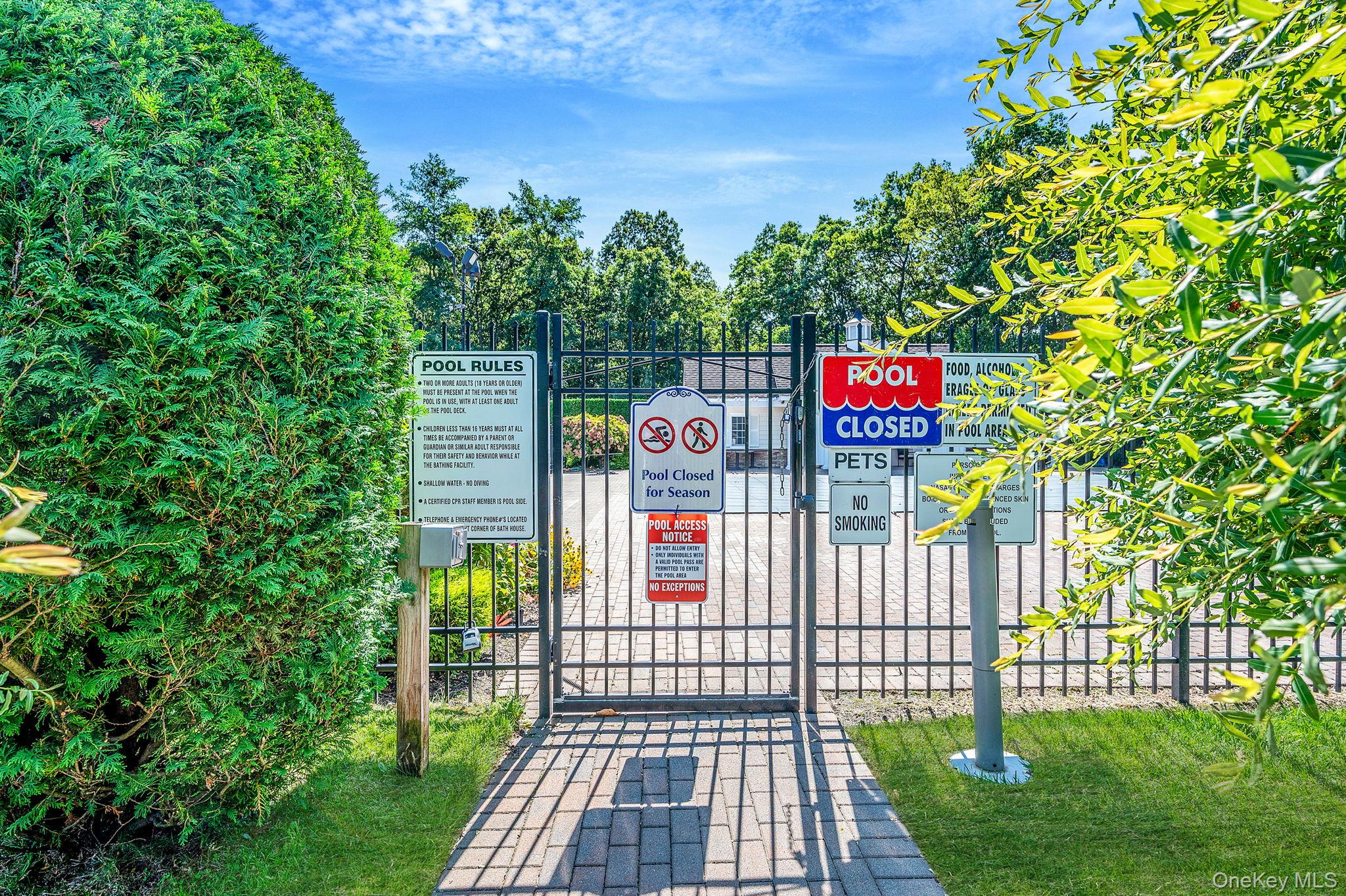 460 Old Town Road # 2J, Port Jefferson Station, NY 11776