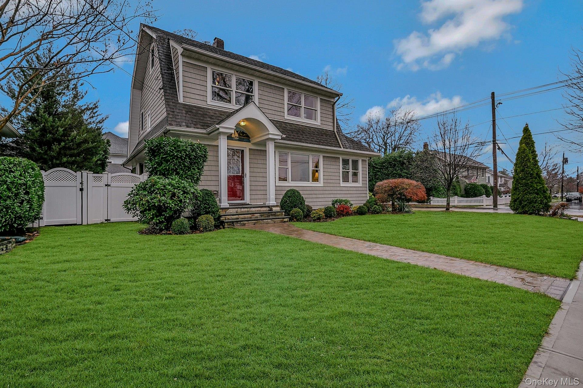 100 Cedar Avenue, Rockville Centre, NY 11570