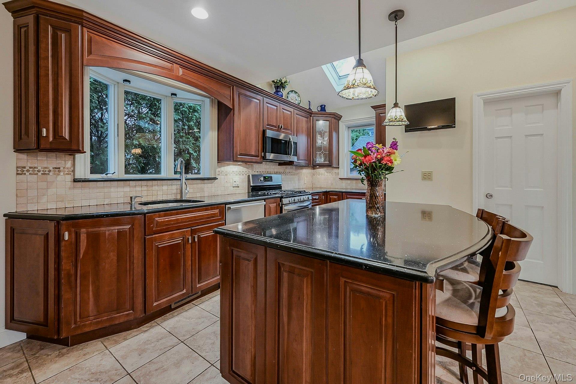 100 Cedar Avenue, Rockville Centre, NY 11570