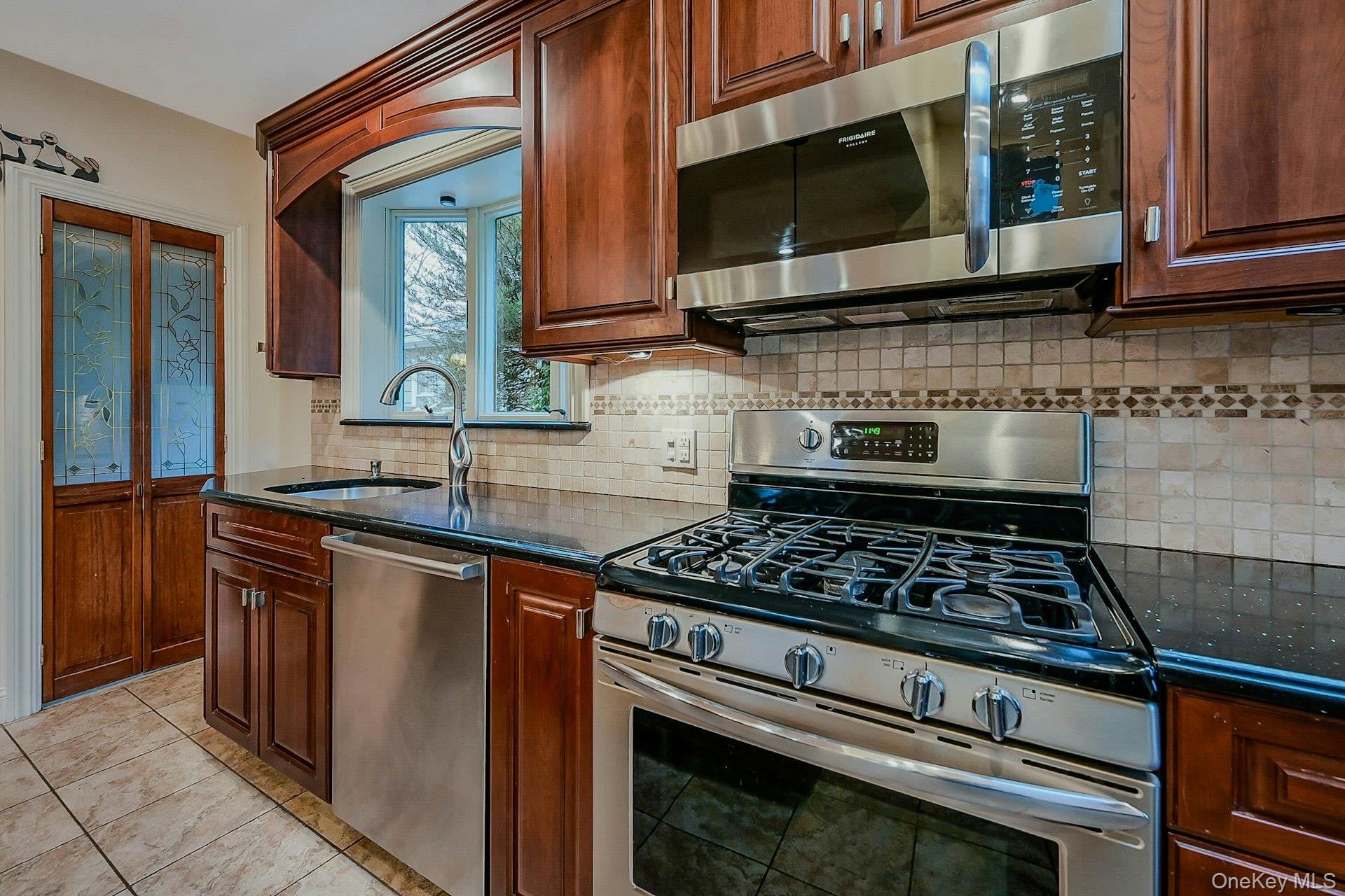 100 Cedar Avenue, Rockville Centre, NY 11570