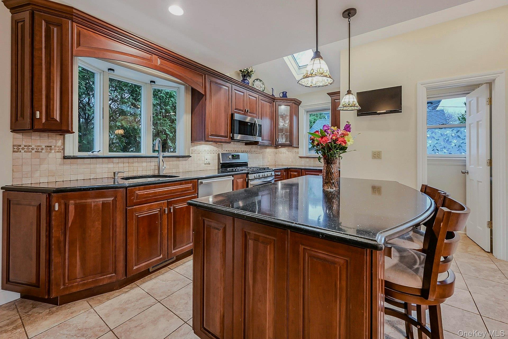 100 Cedar Avenue, Rockville Centre, NY 11570