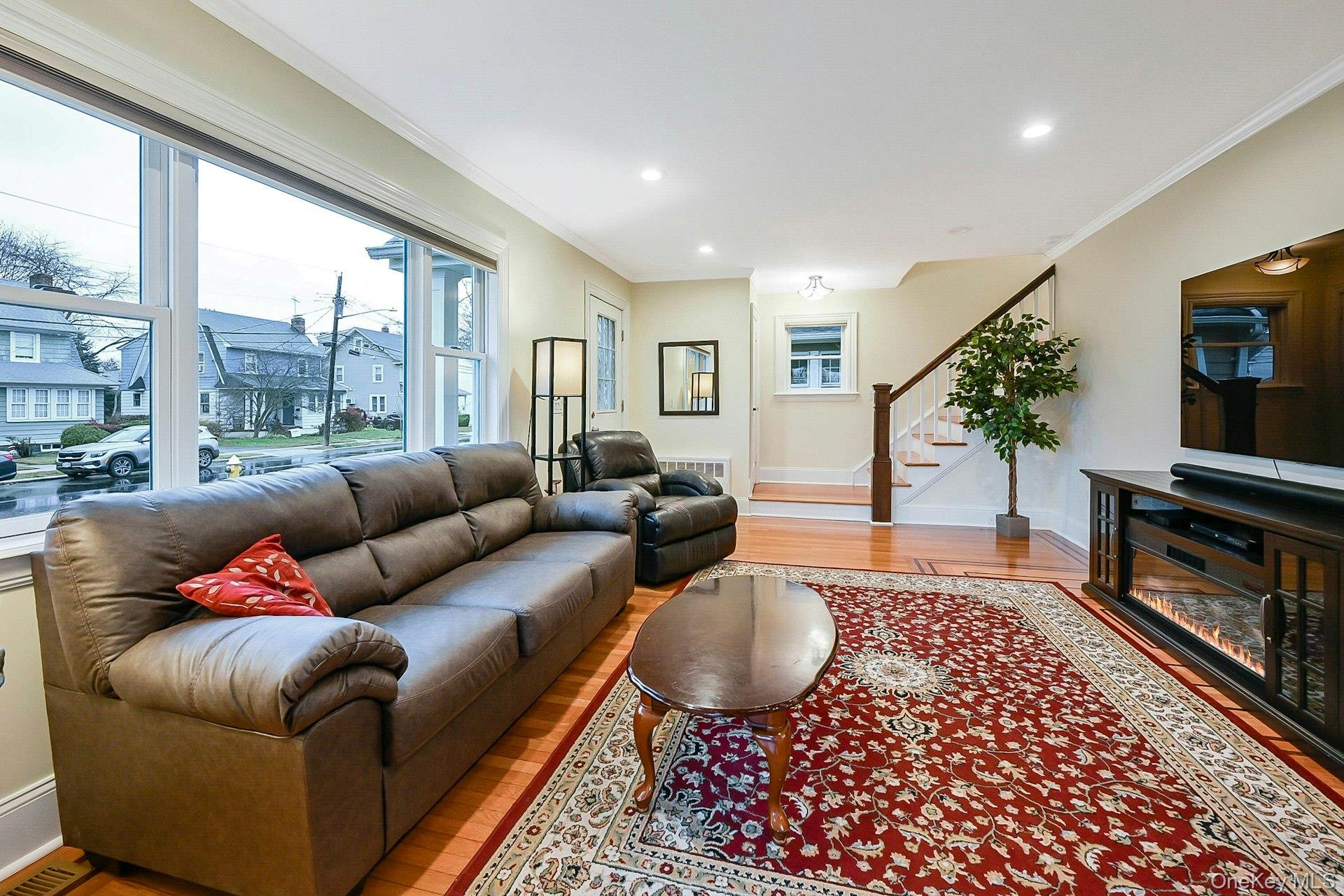 100 Cedar Avenue, Rockville Centre, NY 11570