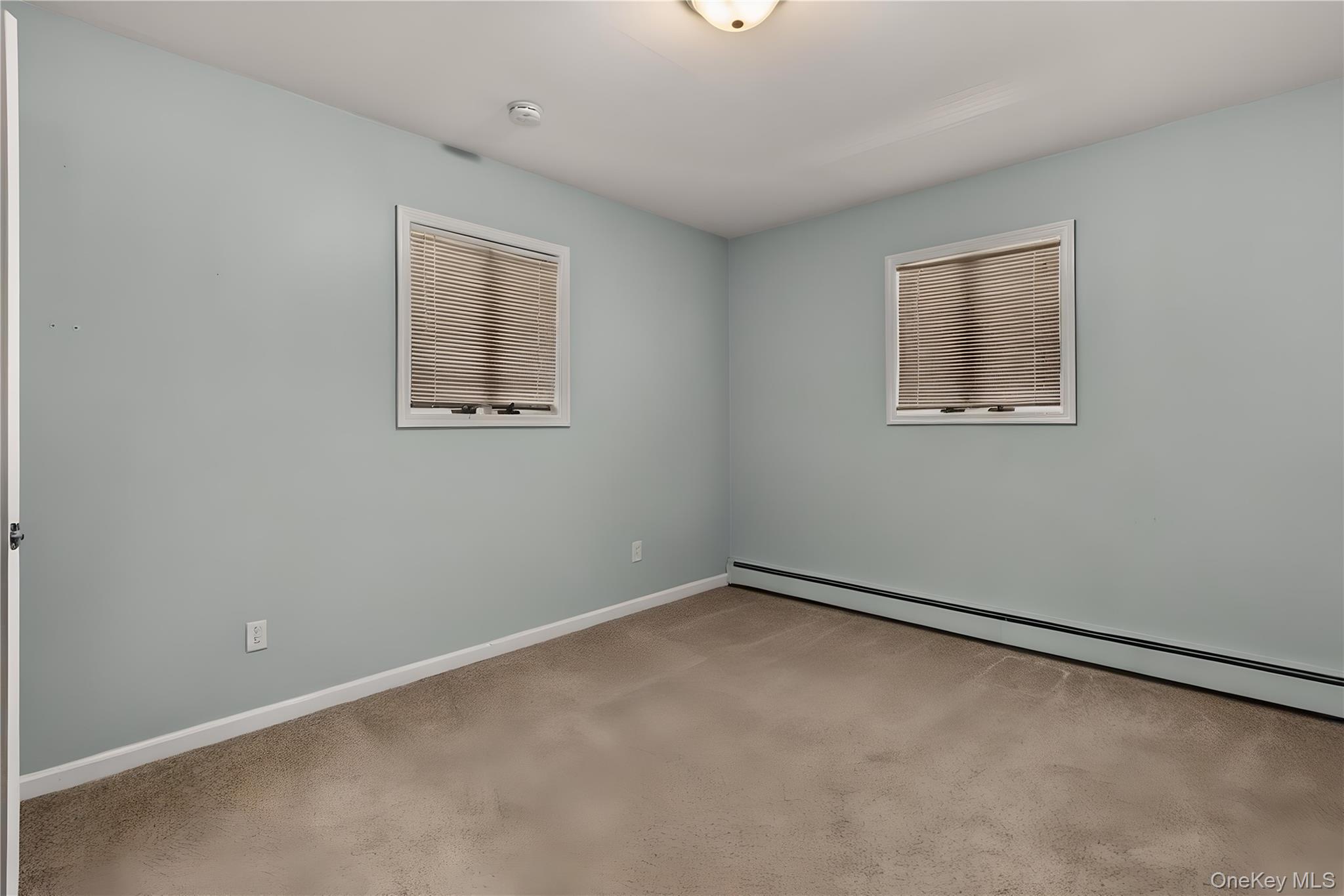 18 Campbell Lane, East Islip, NY 11730