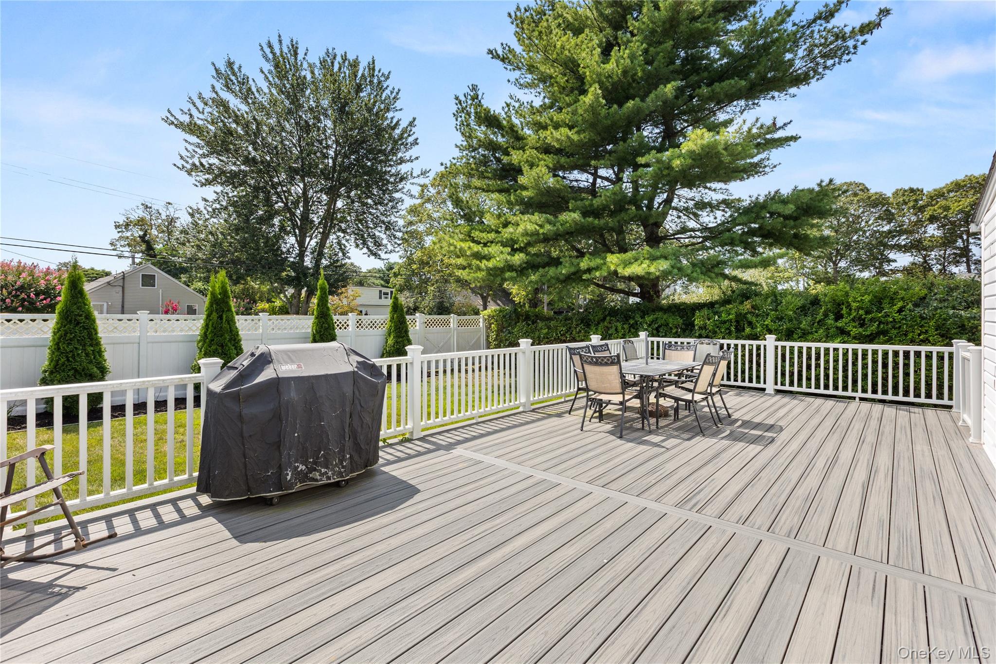 18 Campbell Lane, East Islip, NY 11730