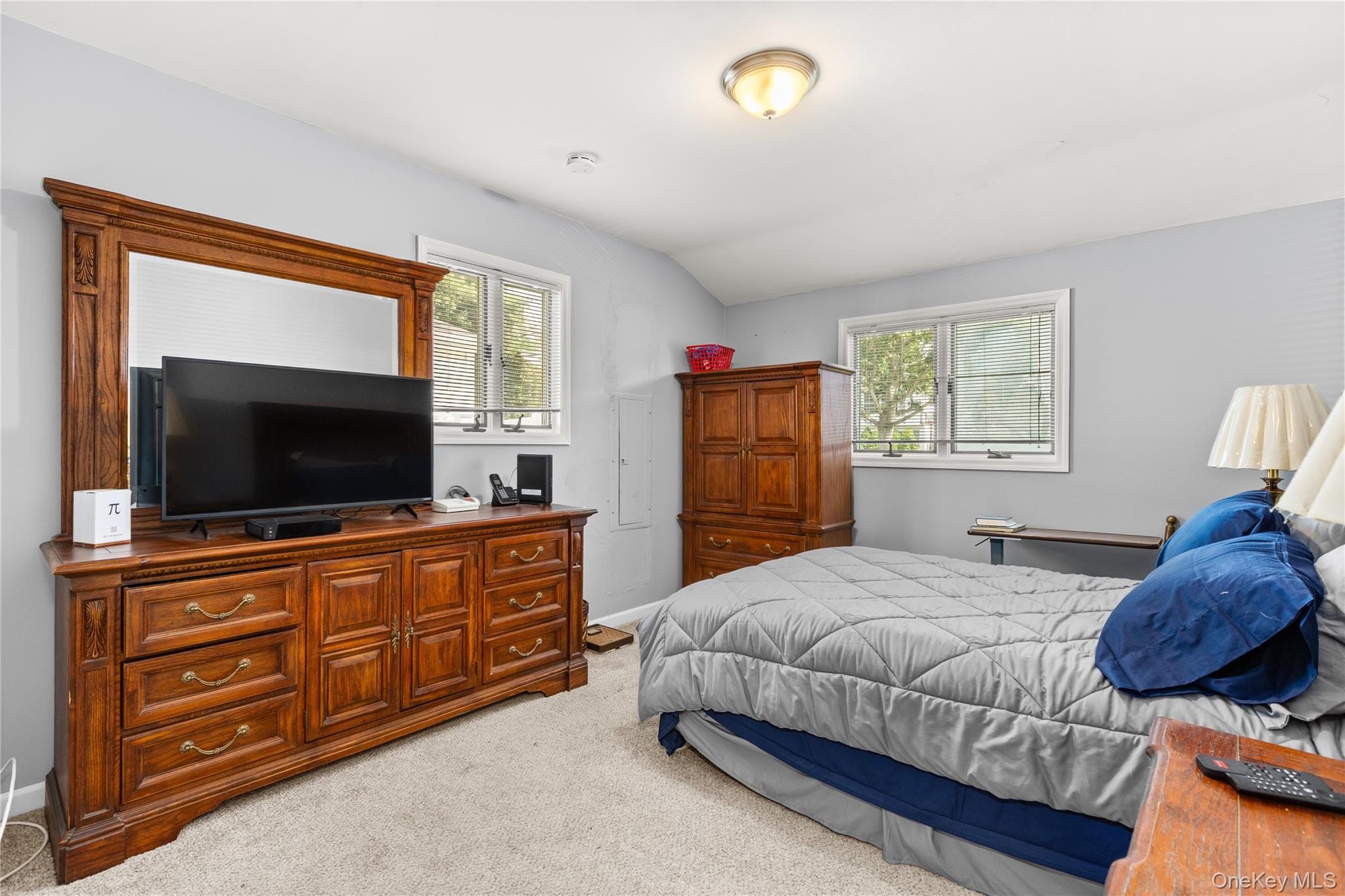 18 Campbell Lane, East Islip, NY 11730