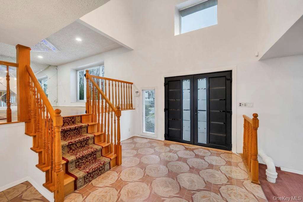 64 Fox Place, Hicksville, NY 11801