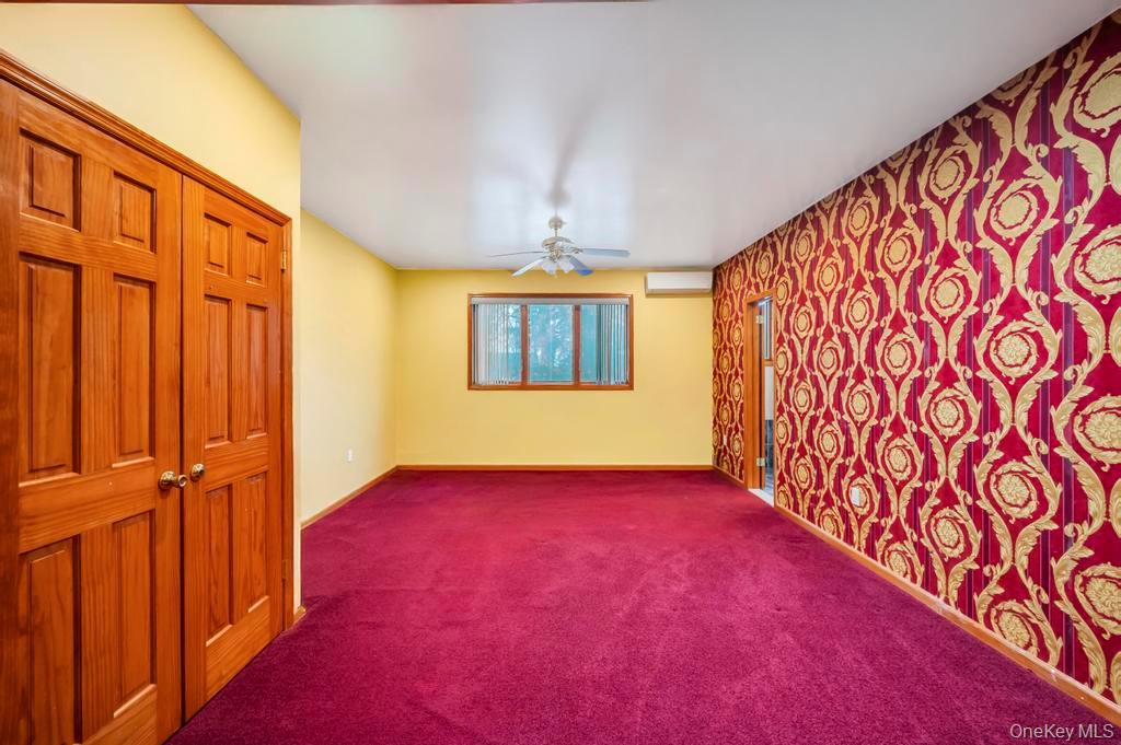 64 Fox Place, Hicksville, NY 11801