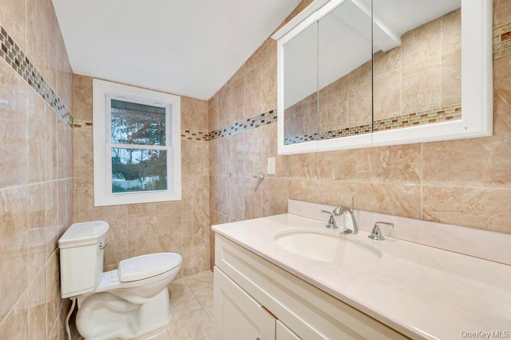 64 Fox Place, Hicksville, NY 11801