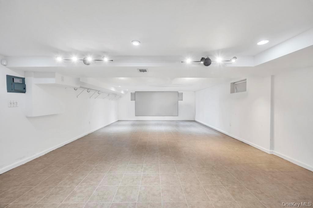 64 Fox Place, Hicksville, NY 11801