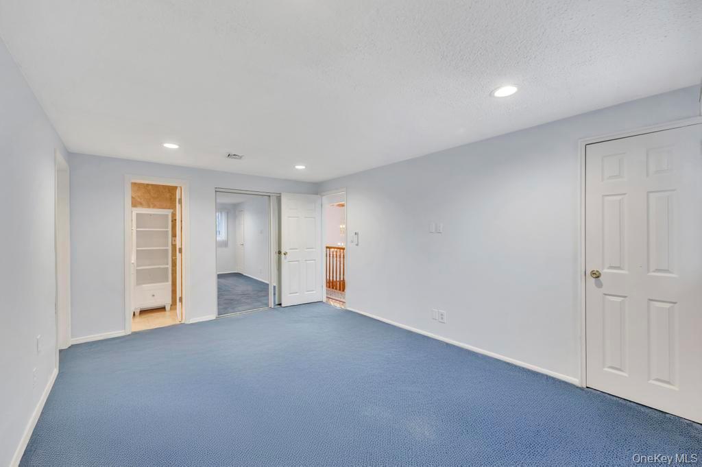 64 Fox Place, Hicksville, NY 11801