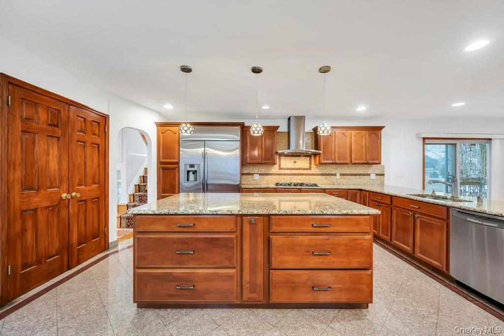 64 Fox Place, Hicksville, NY 11801