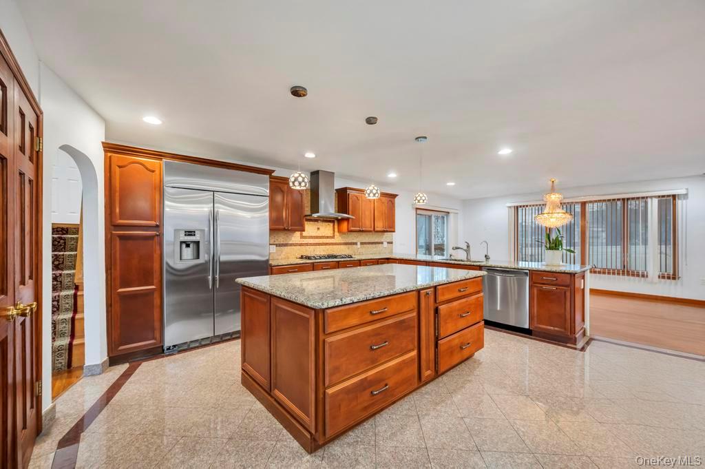 64 Fox Place, Hicksville, NY 11801