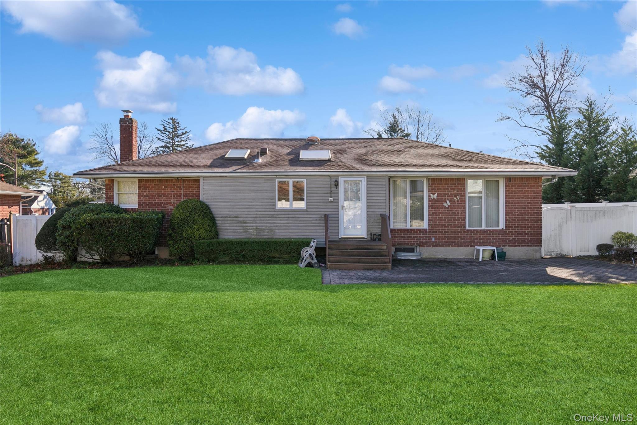 7 Joyce Lane, Commack, NY 11725